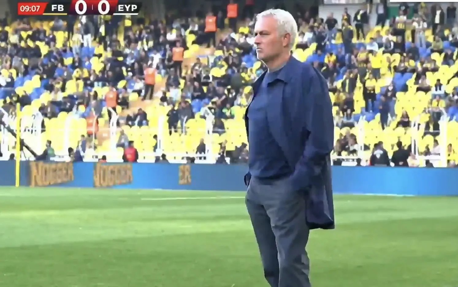 费内巴切迎葡超关键赛,赛后迎来里程碑,引发热议,身体对抗强度拉满 费内巴切迎葡超关键赛,赛后迎来里程碑,引发热议,身体对抗强度拉满