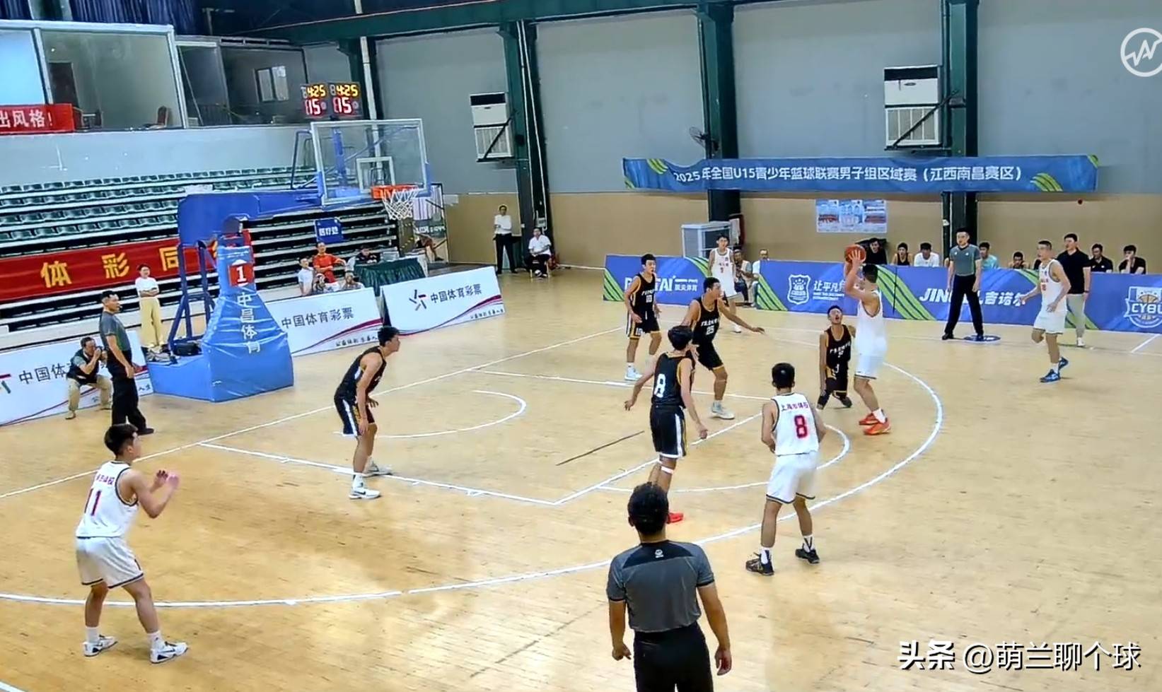 今夜体能课后,广东宏远远射贴柱备战亚冠,悬念犹存,资深球员宣示担当的简单介绍 今夜体能课后,广东宏远远射贴柱备战亚冠,悬念犹存,资深球员宣示担当的简单介绍