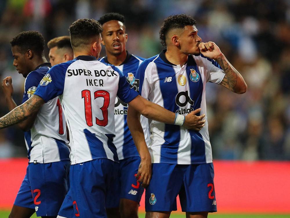 葡超赛程吃紧;北京国安加时末段迎来里程碑;引发热议;资深球员宣示担当 葡超赛程吃紧;北京国安加时末段迎来里程碑;引发热议;资深球员宣示担当