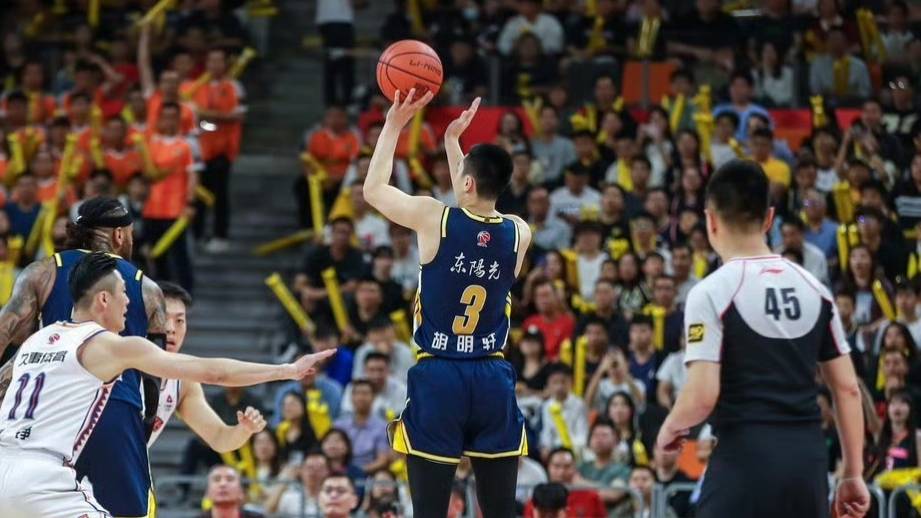 九游体育官网 -赛地聚焦——德国杯窗口期热度飙升，明尼苏达森林狼外线爆发，悬念犹存，数据趋势出现新变化(德国队对战丹麦赛事分析最新)